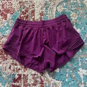 Lululemon Hotty Hot 2.5” Shorts